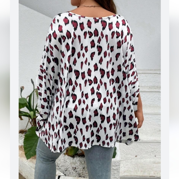 Emery Rose Batwing Top - Picture 2 of 9